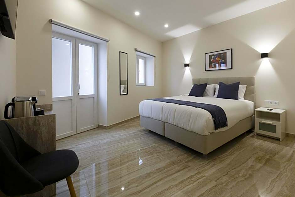 Photo 1 of 15 of Deluxe 1 Queen Bed