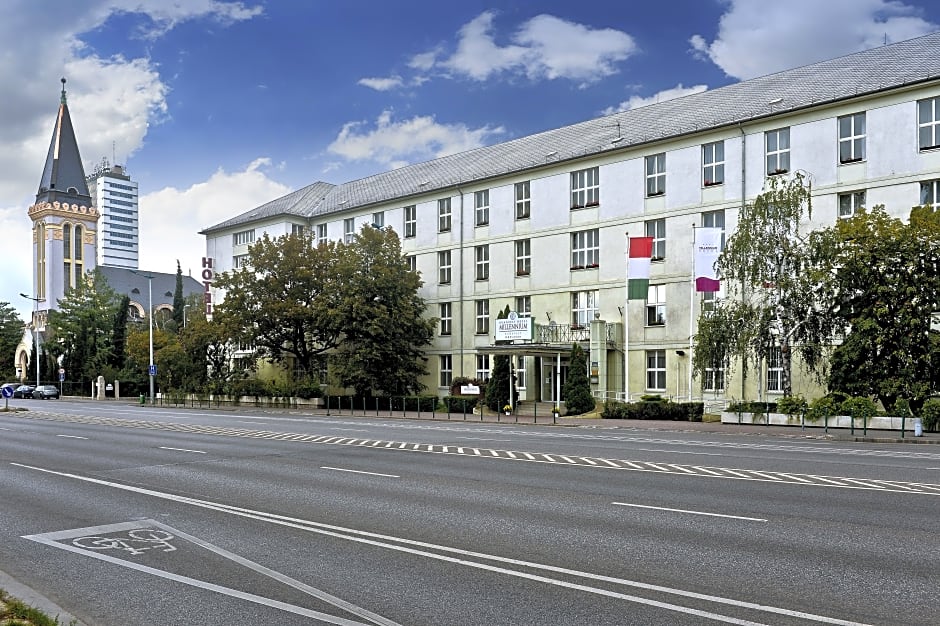 Hunguest Hotel Millennium