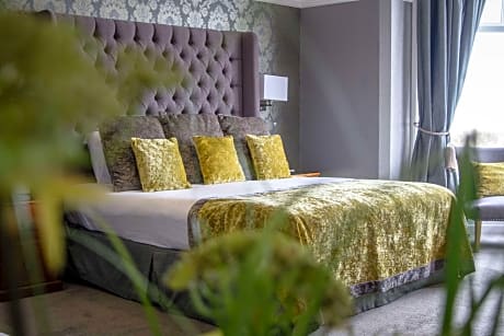 1 Double Bed, Superior Room, Free High Speed Internet, Extras, Music Device, Non-Smoking