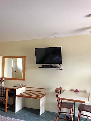 Standard Queen or Twin Room