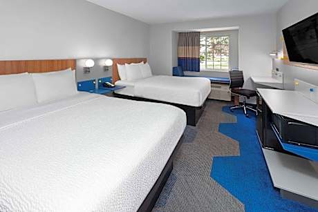 Deluxe Queen Room with Two Queen Beds - Disability Access - Non-Smoking