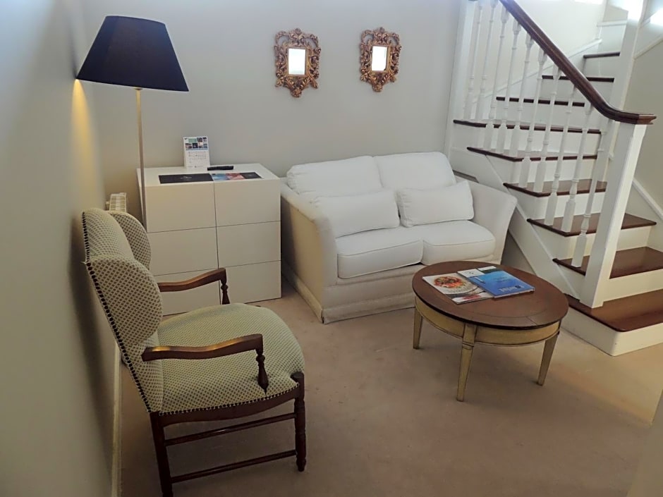 Castillo Del Bosque La Zoreda