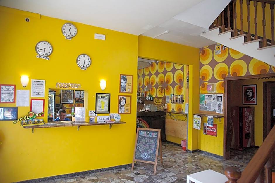 Sunflower City Student Hostel & Bar