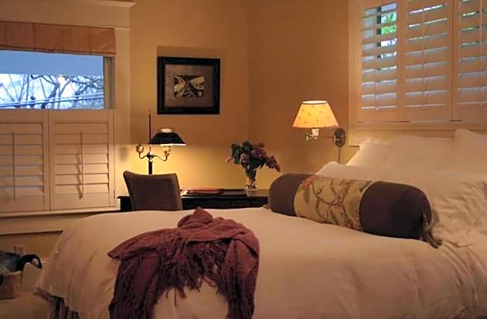 The White House Bed and Breakfast