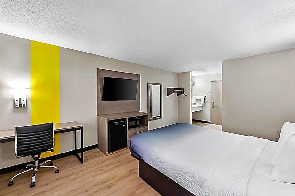 Super 8 by Wyndham Marston