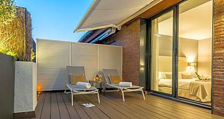 Junior Suite with Terrace and Jacuzzi