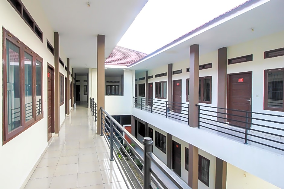 OYO 962 Family Homestay