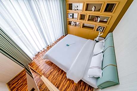 Duplex Triple Bed Family Suite