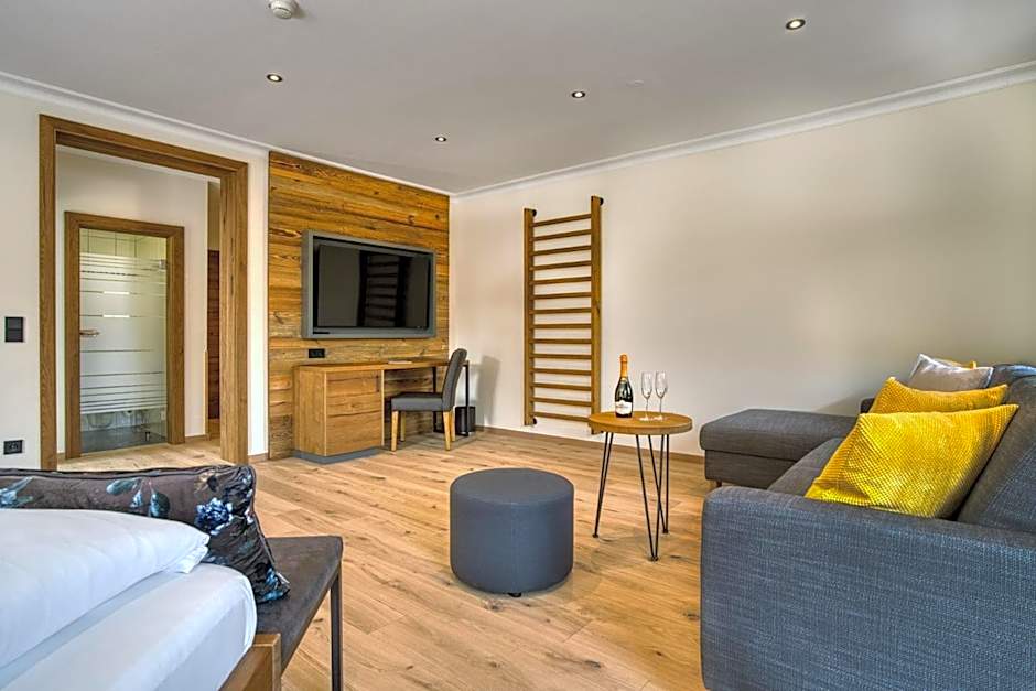 Photo 1 of 2 of Deluxe Junior Suite