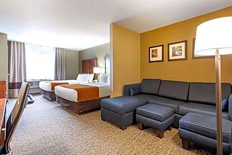 Queen Suite with Two Queen Beds - Non-Smoking