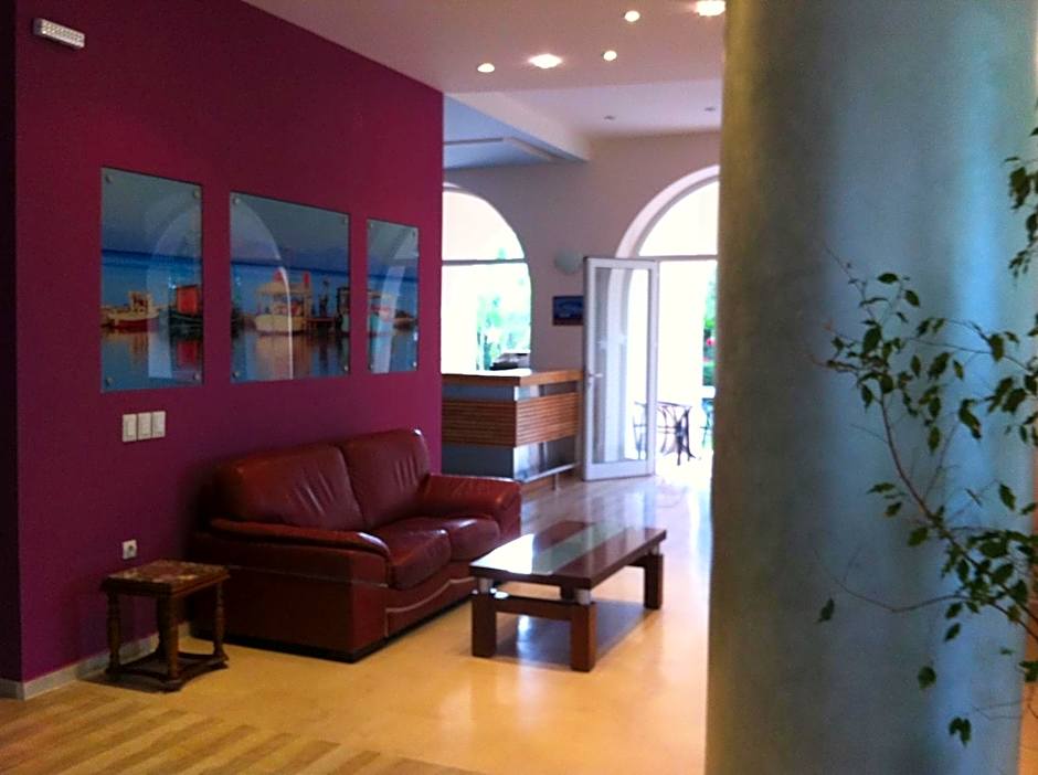 Three Stars Beach Hotel