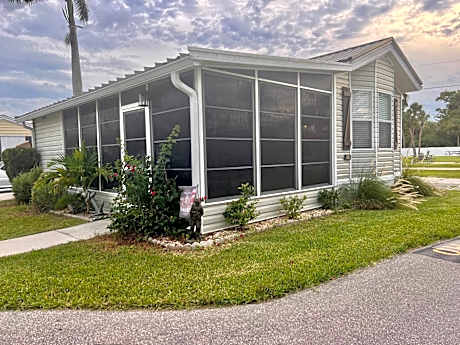 Cozy Beach Cottage North Fort Myers