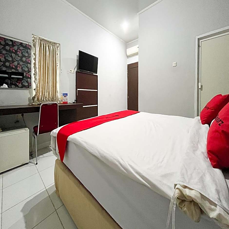 RedDoorz at Lucky Inn Panakukkang Makassar