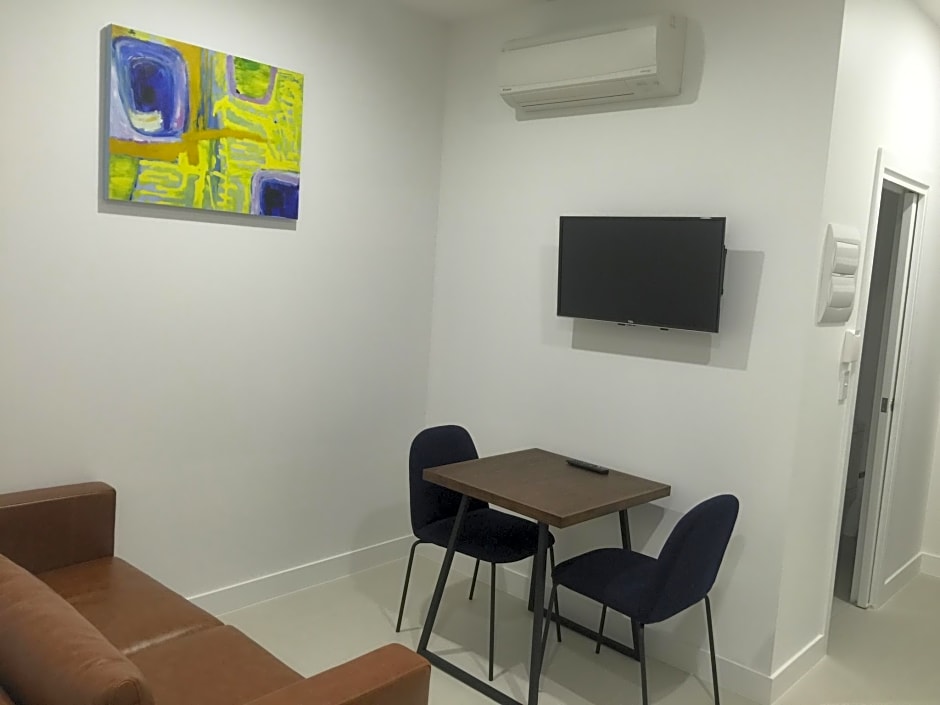 Whitehorse Apartments Hotel