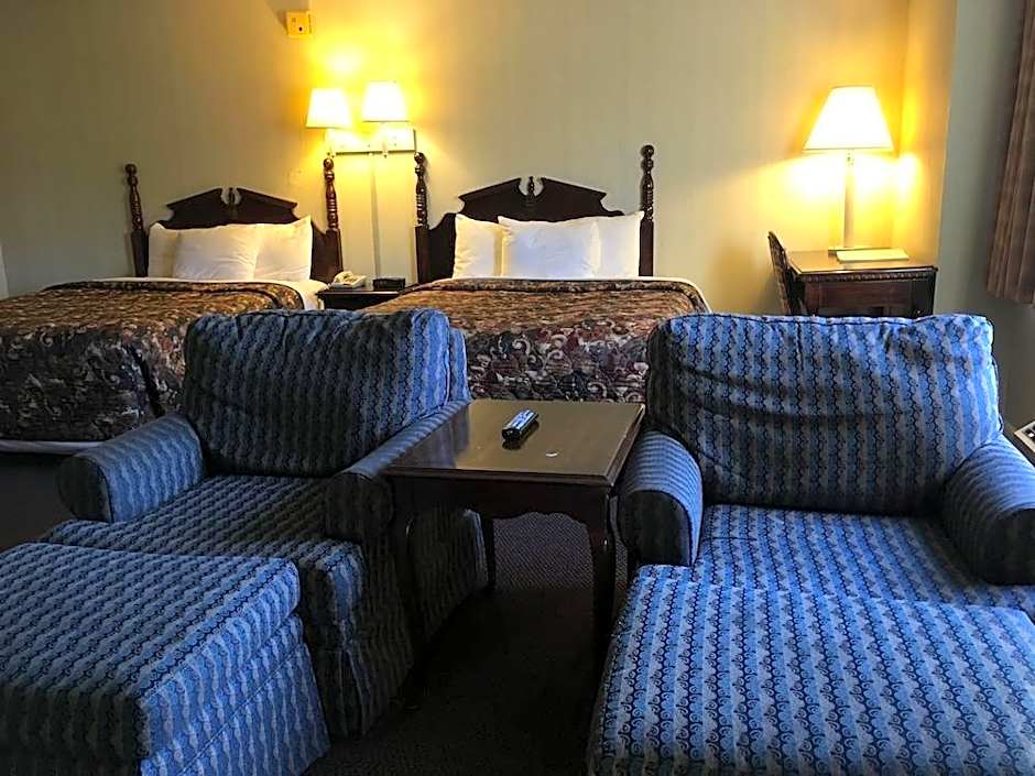 Econo Lodge Inn & Suites Groton