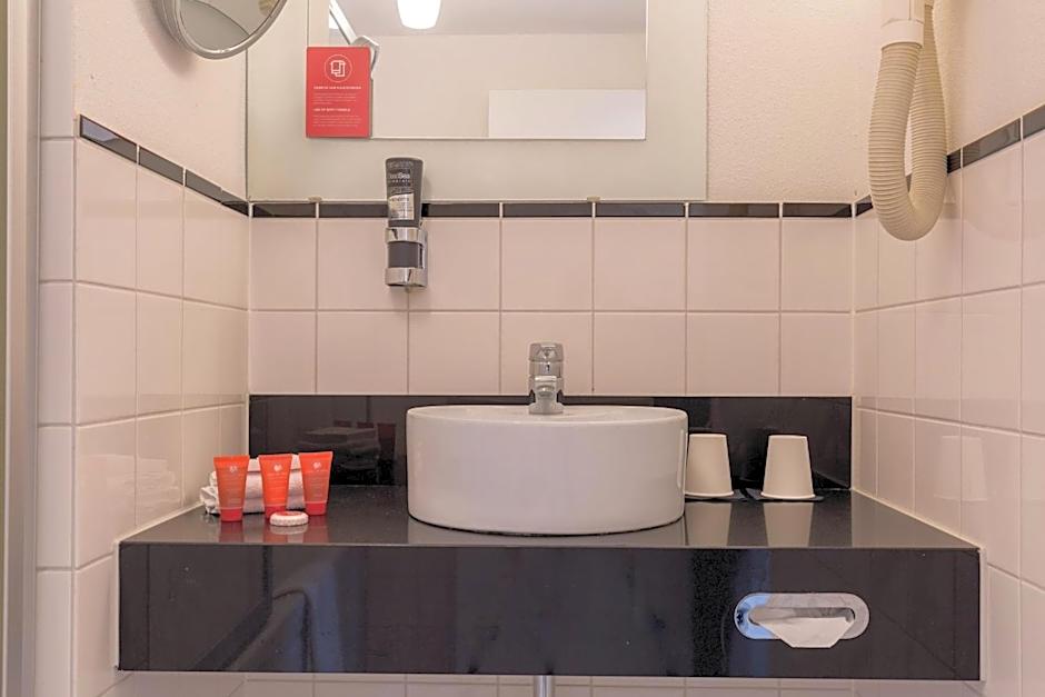 Leonardo Hotel IJmuiden Seaport Beach