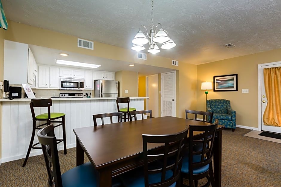 Country Club Villas