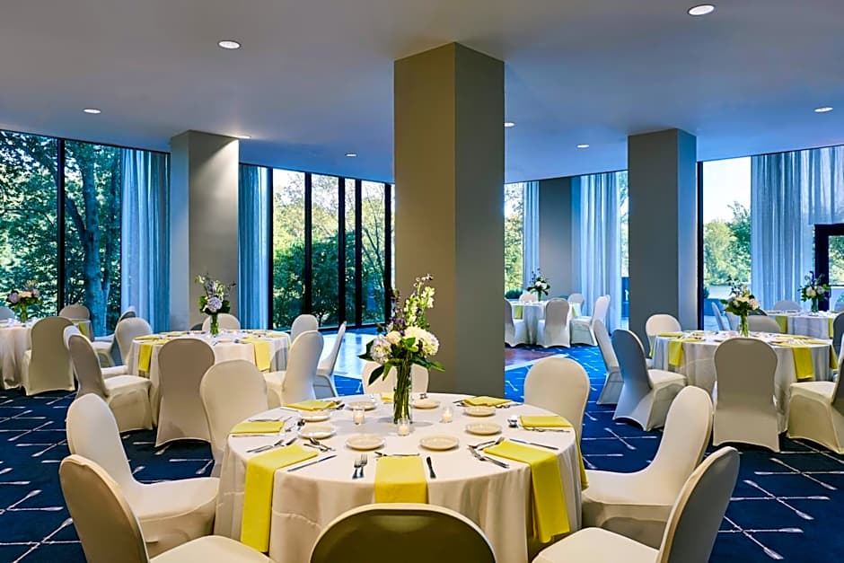 Merriweather Lakehouse Hotel, Autograph Collection