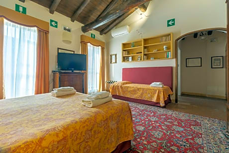 Suite Triple Room