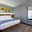 Wingate by Wyndham Long Island City
