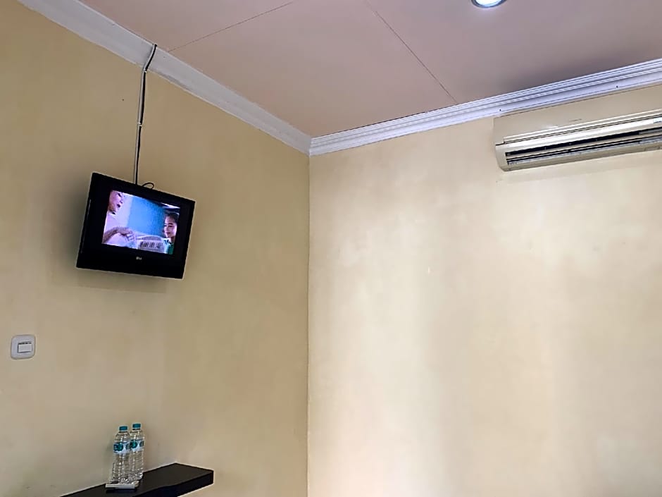 Hotel O Wisma Phinisi Syariah Near Mall of Pinrang Sejahtera