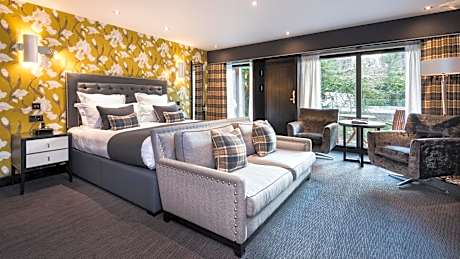 Superior Woodland Lodge King Room