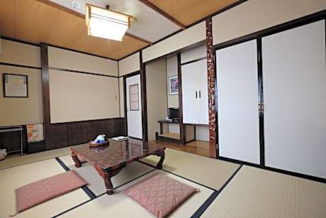 Japanese-Style Standard Room with Street View