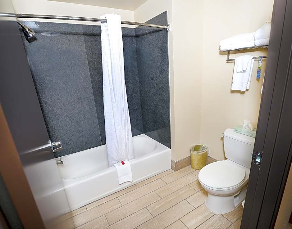 Baymont by Wyndham Grand Forks