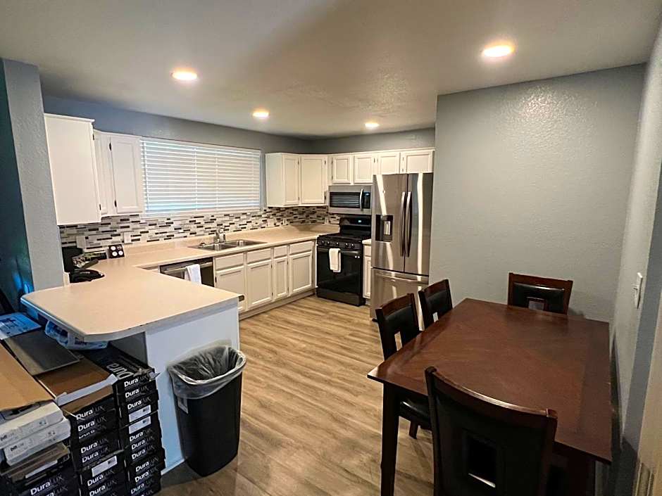 Majestic Mountain Inn