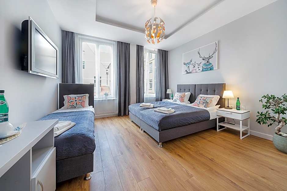 Six Suites, Old Town