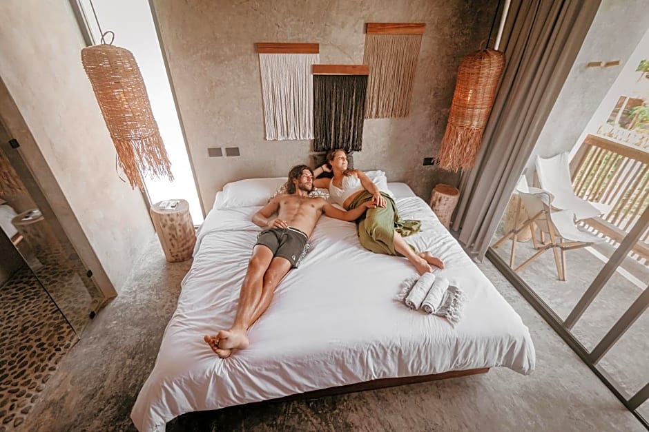 DOS MARES Barefoot Hotel