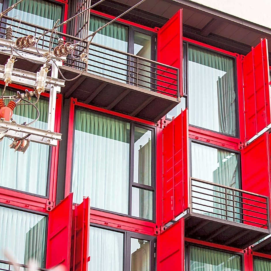 Sleepbox Sukhumvit 22