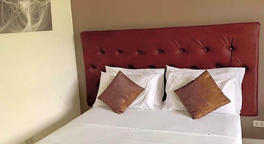 Adelaida Pensionne Hotel