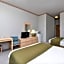 Econo Lodge Inn & Suites