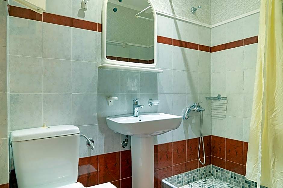 Sandy Maria studio 103