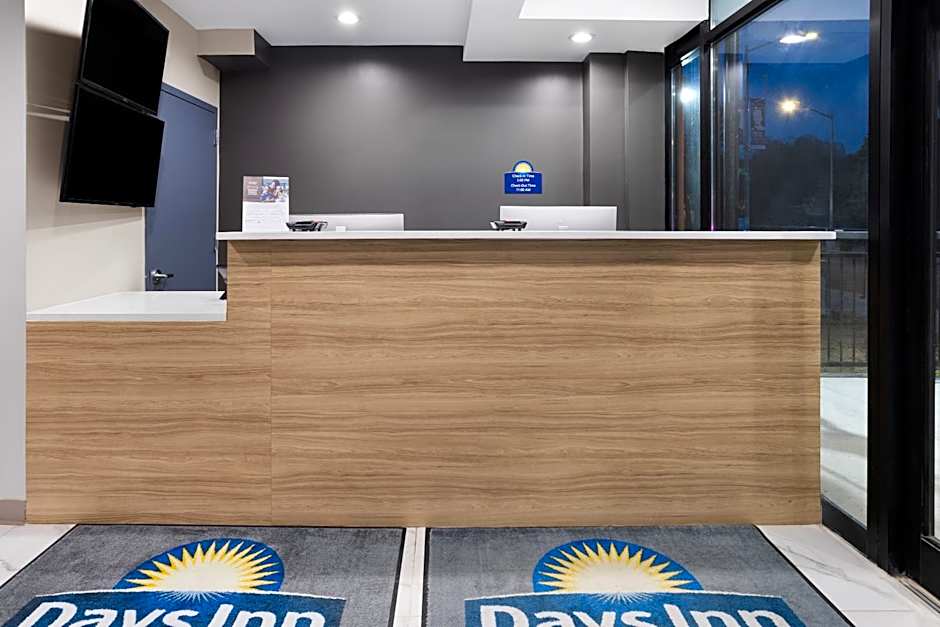 Days Inn by Wyndham Staten Island