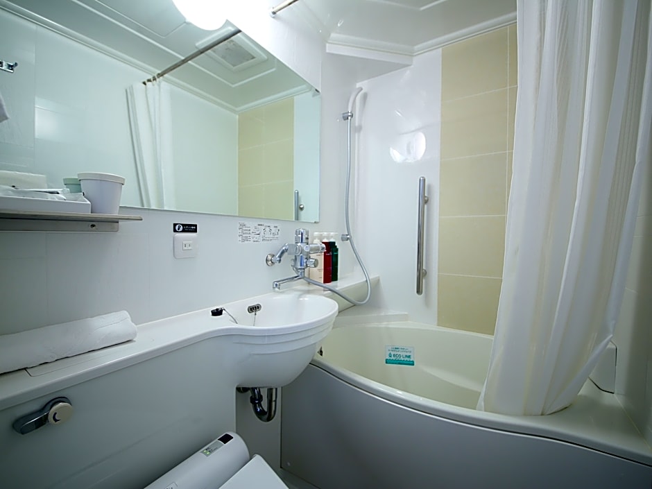 Apa Hotel Ochanomizu-Ekikita