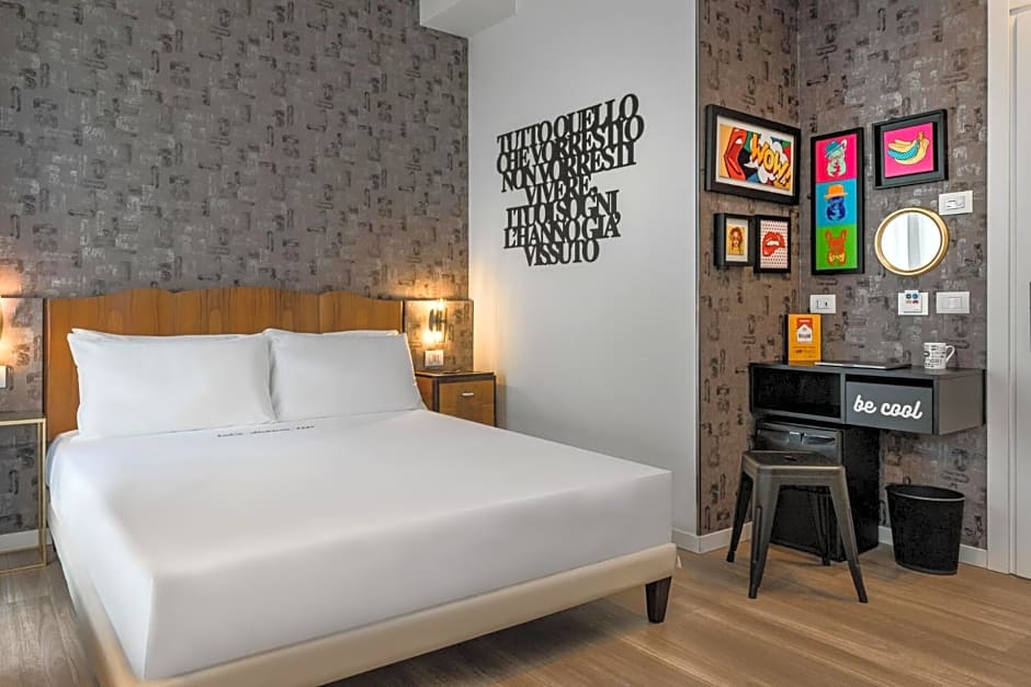 Up Hotel