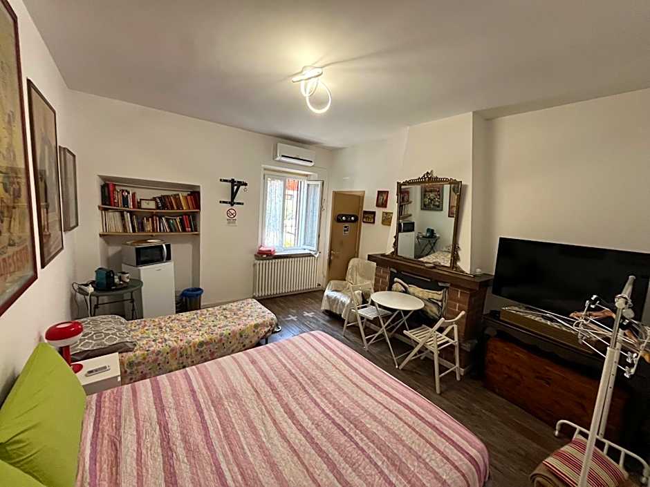Room Saronno + B&B