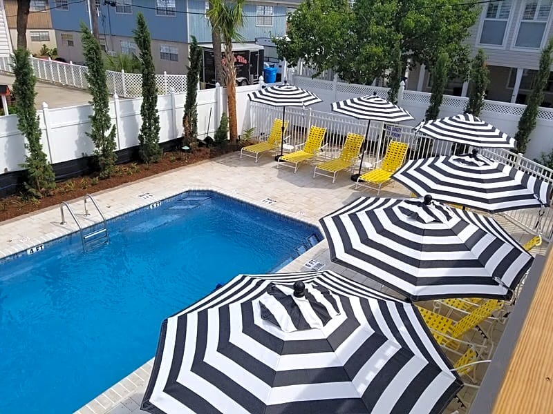 The Georgianne Inn & Suites
