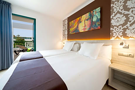 Apartment, 1 Bedroom, Sea View(2 Twin Beds and 1 Twin Sofa Bed)