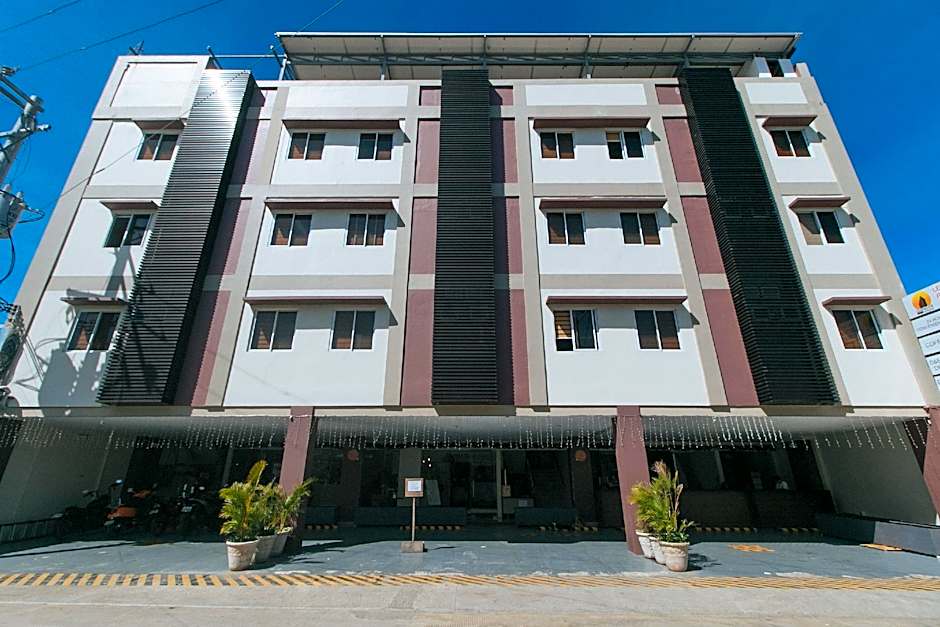 RedDoorz @ Leoncia Apartelle Mandaue City