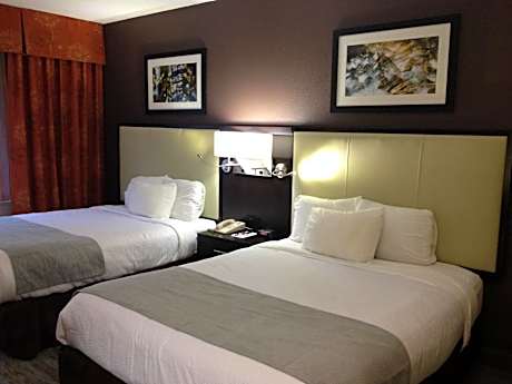 Deluxe Queen Room with Two Queen Beds