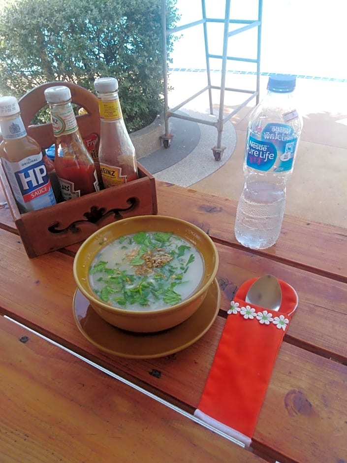 B&B View Talay 1B by Franco Jontiem