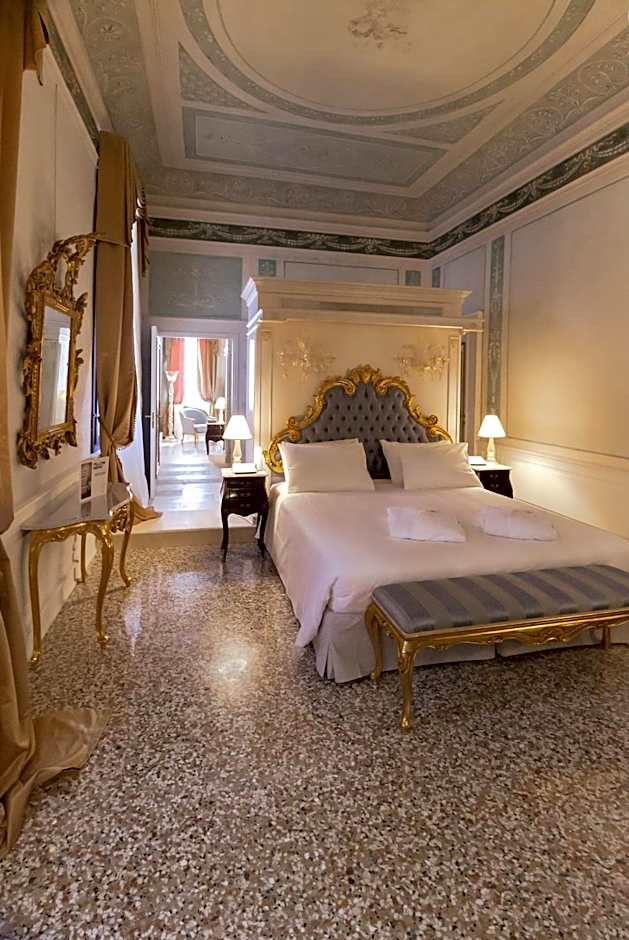 Ca' Bonfadini Historic Experience