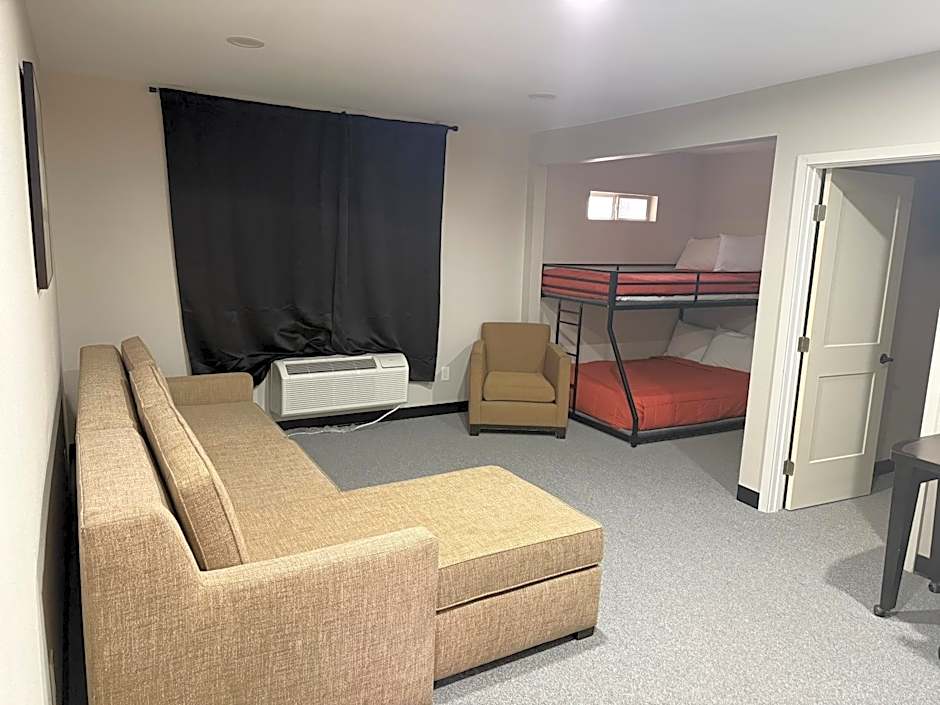 American Inn & Suites LAX