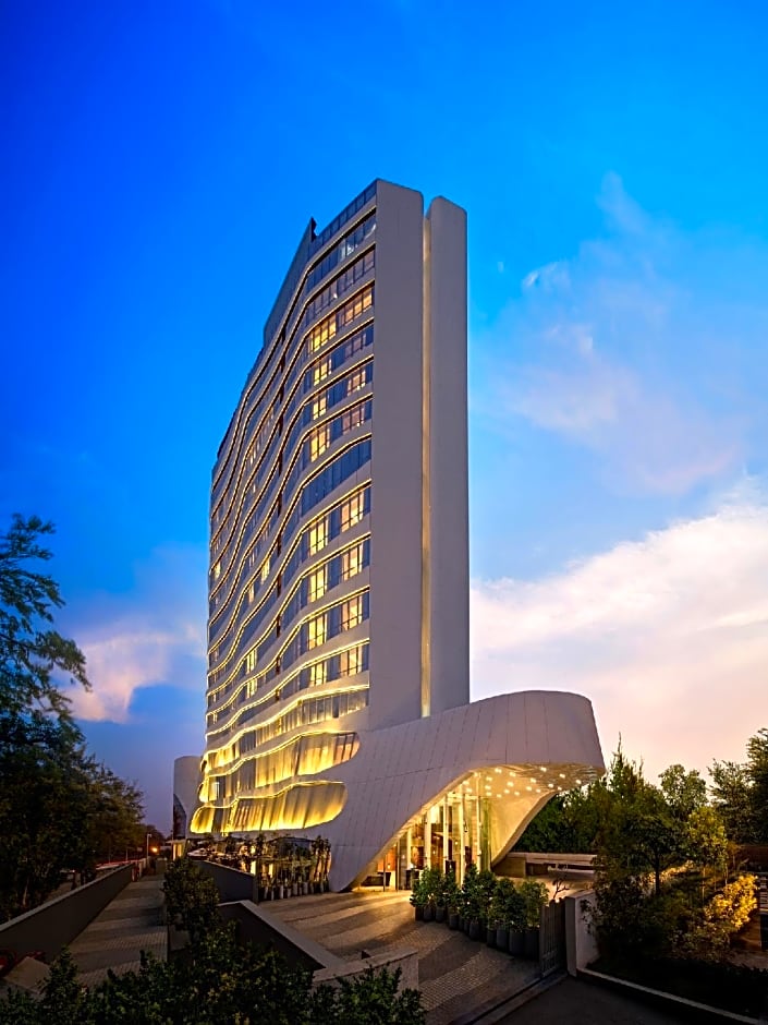 Photo 1 of 38 of DoubleTree by Hilton Ahmedabad