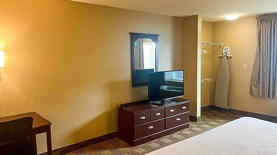 Studio 6 Chantilly VA Washington Dulles Airport