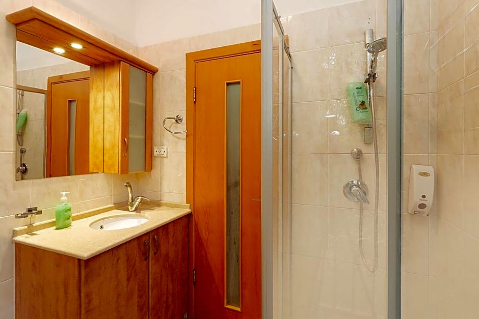 Colony Suites- Hananya St.