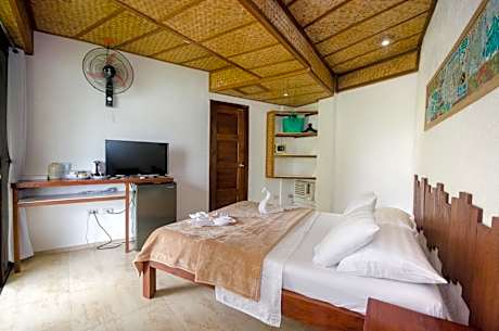 Queen Room with Garden View